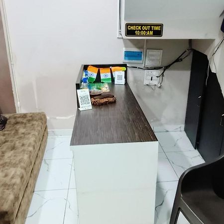 Hotel Rainbow 乌贾因 外观 照片