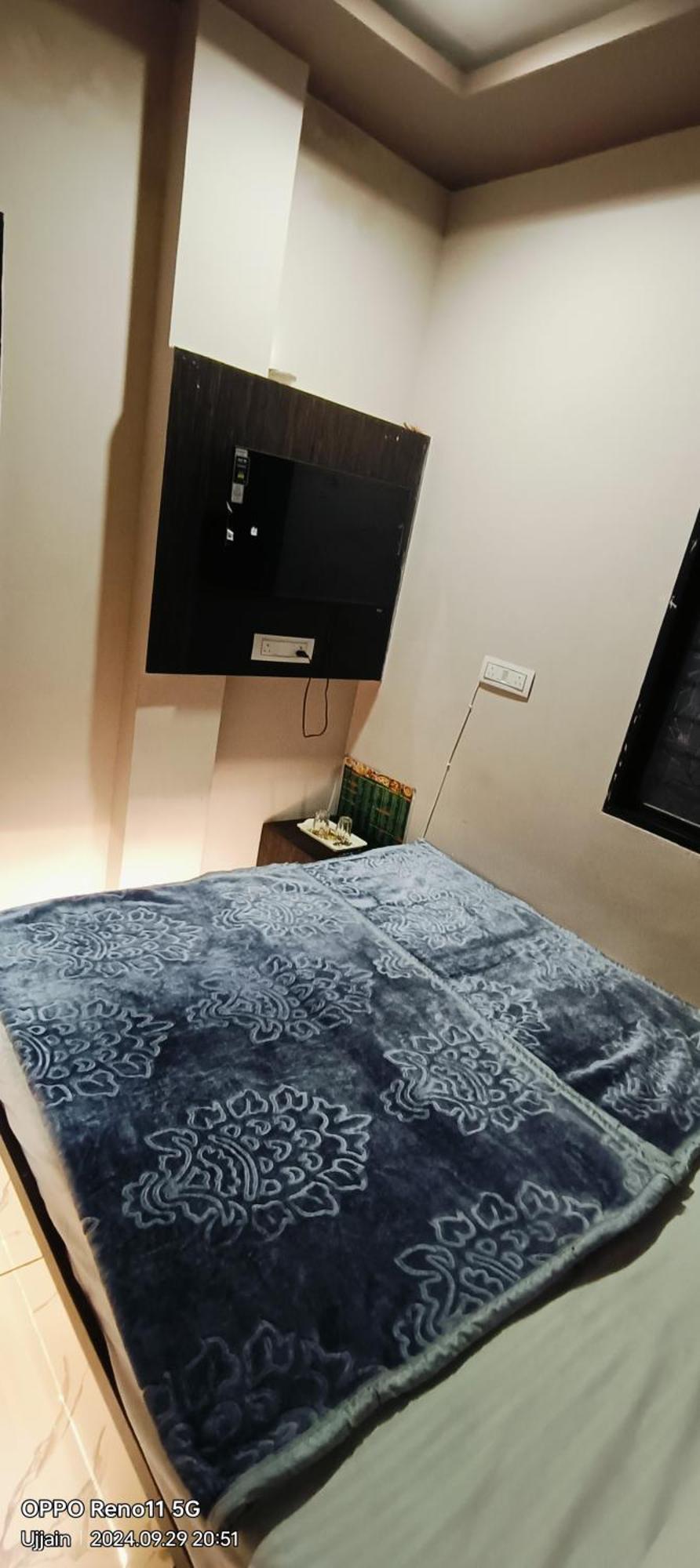 Hotel Rainbow 乌贾因 外观 照片
